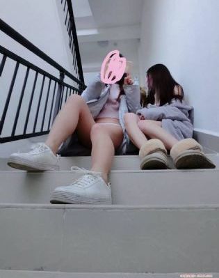 韩国年轻女护4的滋味_有字幕完整版